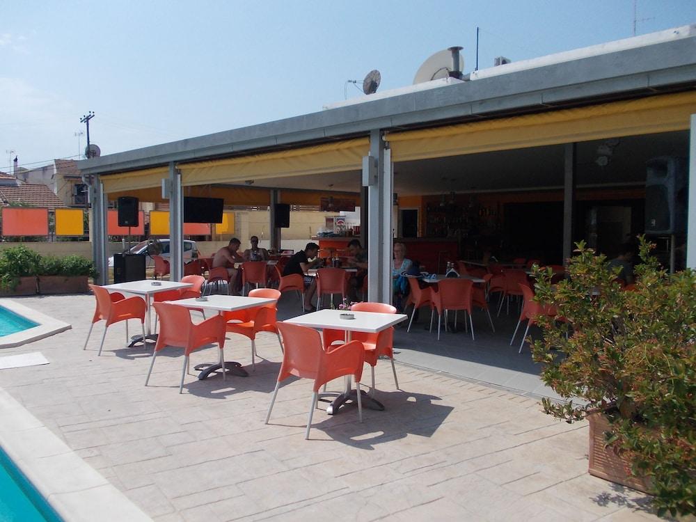 Kavos Central Gardens Exteriör bild